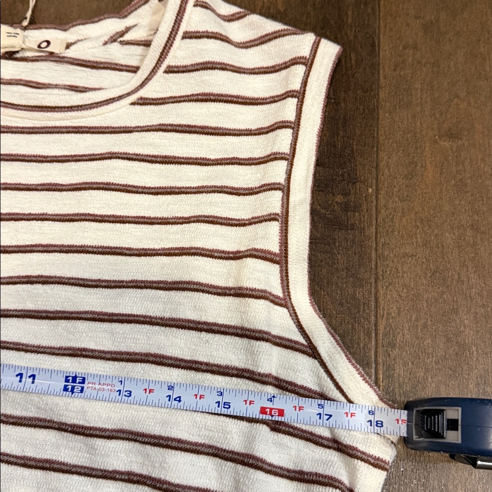 AMO SLEEVELESS BABE TEE IN BONE MEDIUM‎ NWT - Picture 7 of 14